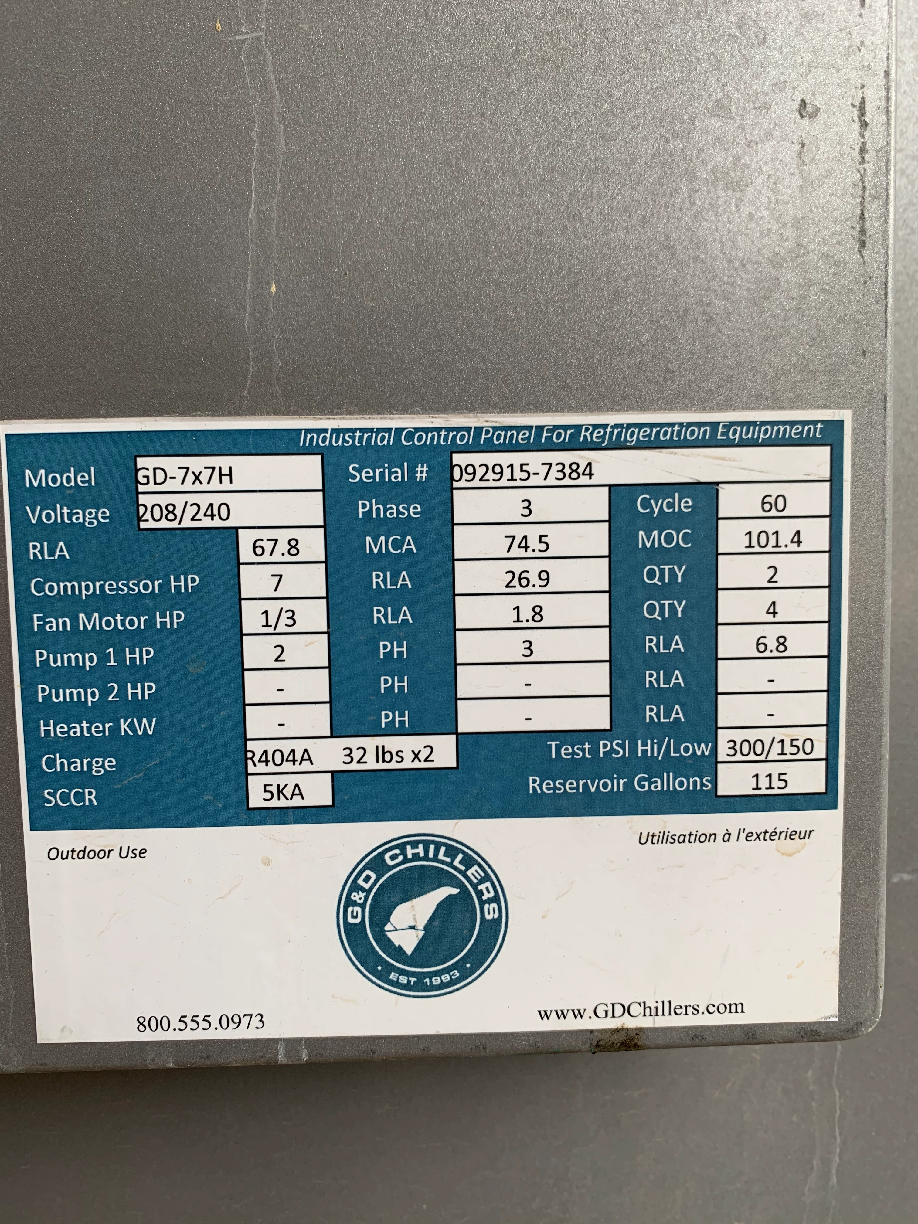 Chiller nameplate listing electrical and refrigeration specifications